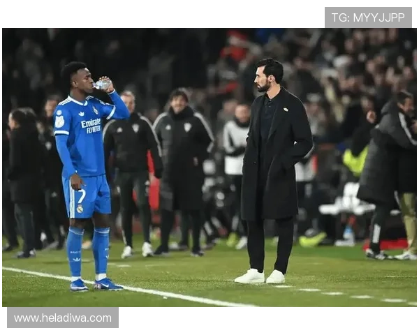 皇马战术僵化与更衣室裂痕显现,内忧外患对争冠形势形成制约 皇马战术僵化与更衣室裂痕显现,内忧外患对争冠形势形成制约