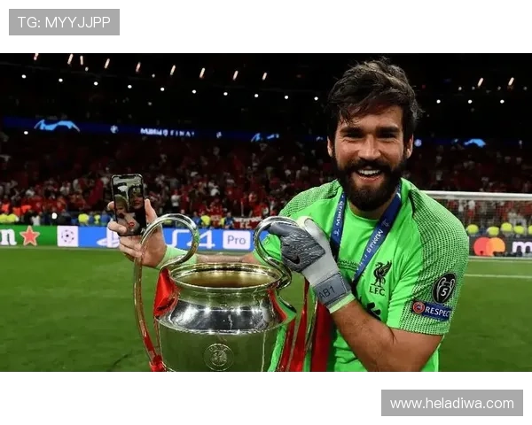 阿利松高位防线出击时机与协同防守分析 阿利松高位防线出击时机与协同防守分析