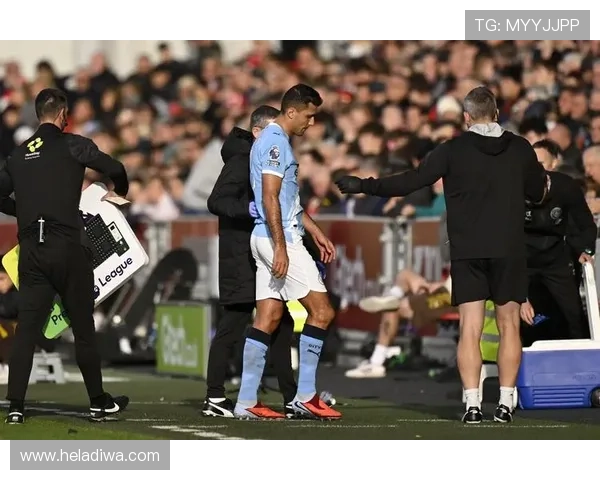 曼城王朝地位面临考验,近期战绩波动引发竞争格局变化 曼城王朝地位面临考验,近期战绩波动引发竞争格局变化